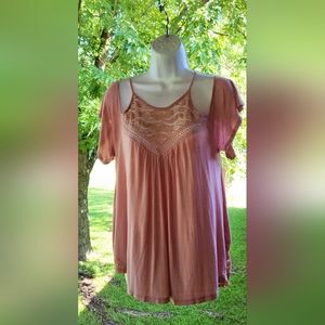 SALE 👚Paper plane pink cold shoulder lace top size Large